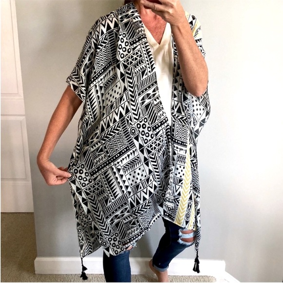 Black White Yellow Geo Print Boho Kimono - Picture 3 of 10